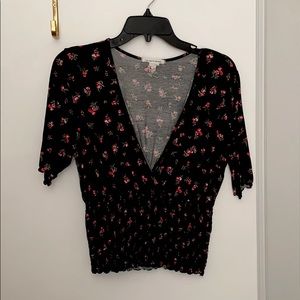 V Neck, Quarter Sleeve Rose Bud Top